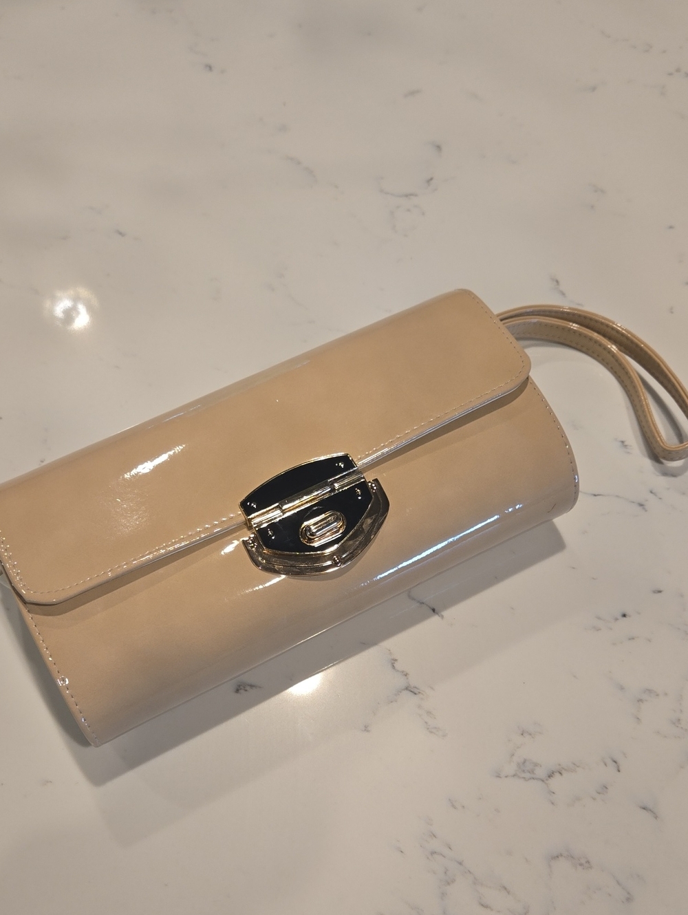 Zeca Italy Design Beige Patent Wristlet Clutch Bag - Women